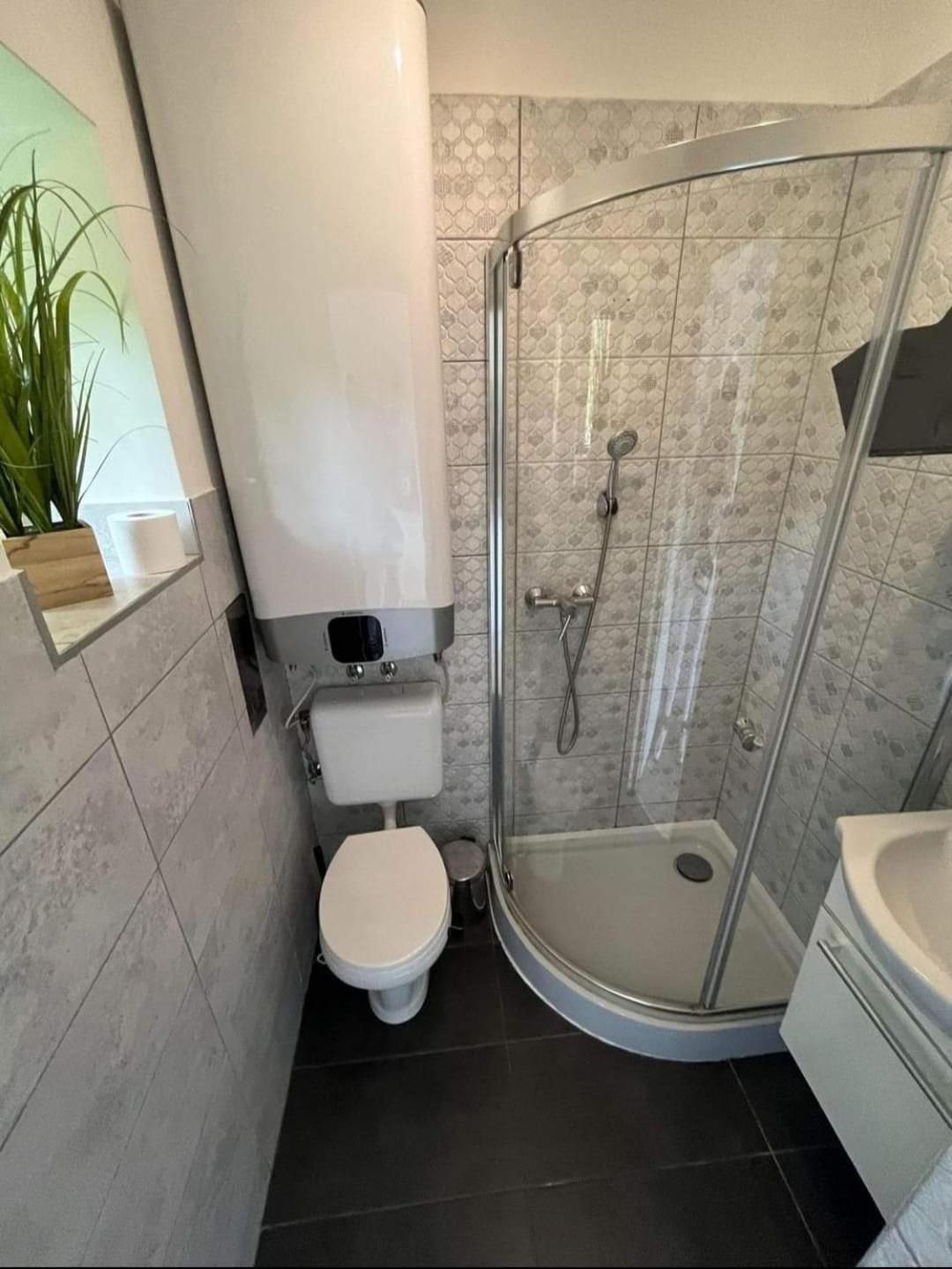 Kismano Apartman Orfű Exteriér fotografie